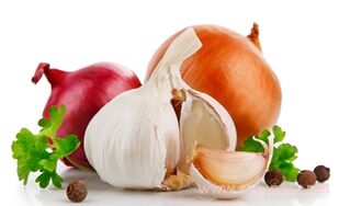 Treat parasites with onions and garlic